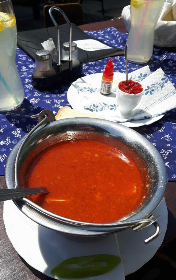 Tassi Halaszcsarda - Sueger Haz Extérieur photo